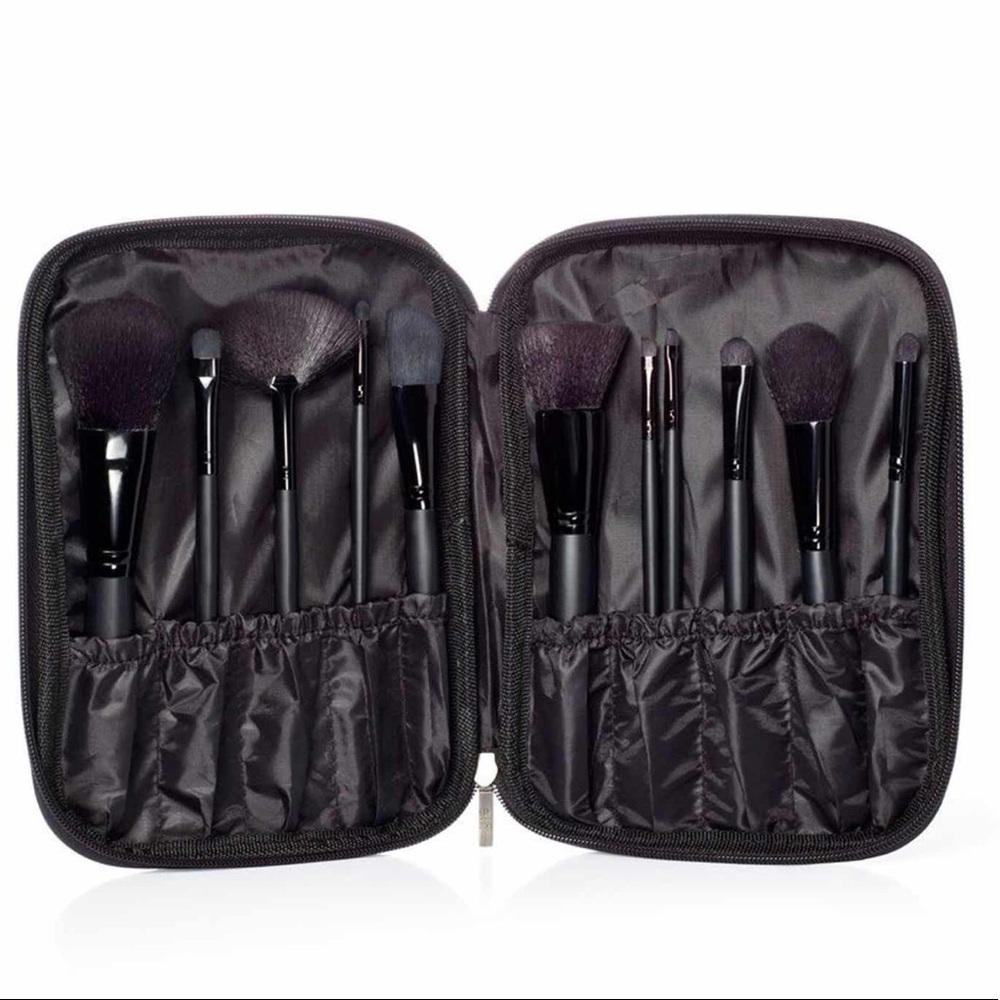 NEW Brush Set 🖤🎁